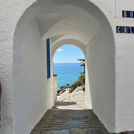 3 Bedroom In With Sea View Apartment *